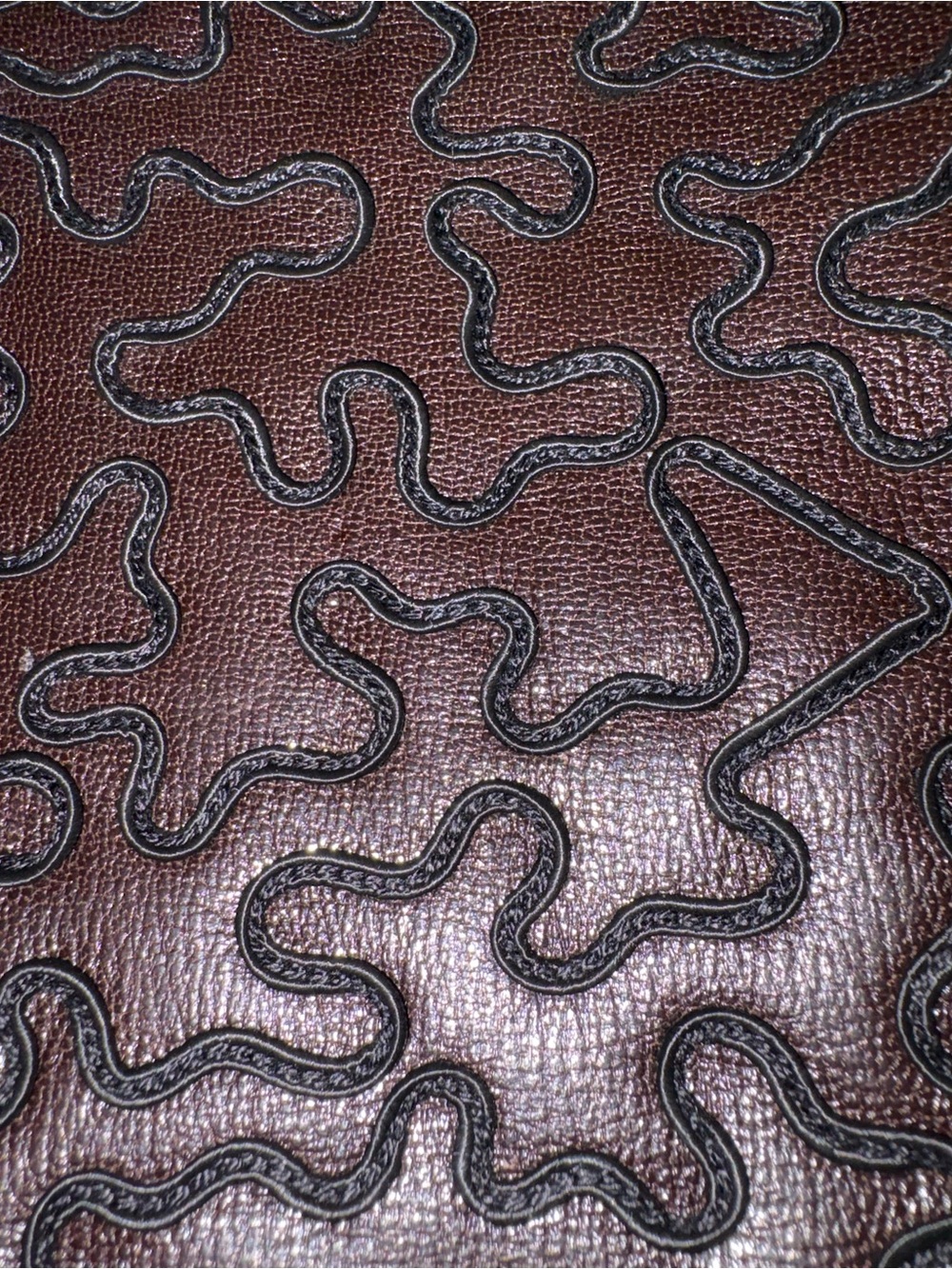 FENDI - Authentic Vintage Fendi Roma Lambskin Leather Appliqué Clutch - Picture 8 of 12